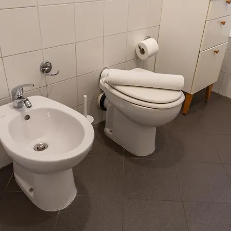 Central Station And Duomo - Spacious Loft Apartment Milan